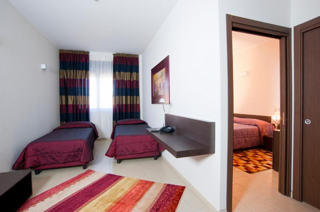 Hotel Massimino Ангуилара Сабация Стая снимка